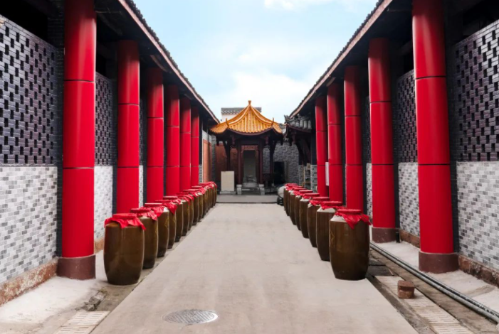 泓立泉井 | 探寻近300年汗青的佳记酒酿造密码